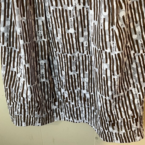 Bobbie Bee Women sleeveless Brown and White abstract dress. Size 12p - Picture 10 of 13
